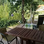 Und Sommerhaus Unter Der Burg *