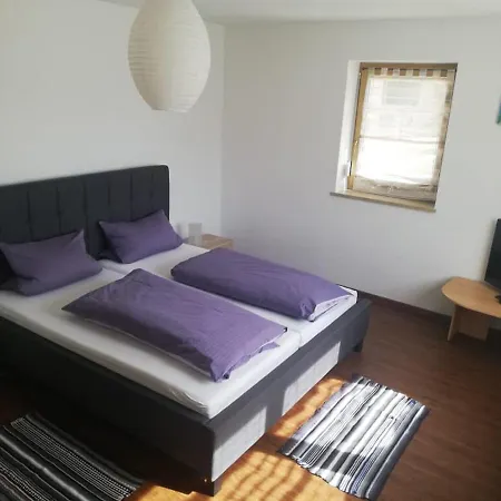 Und Sommerhaus Unter Der Burg Apartament *