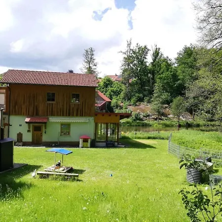 Und Sommerhaus Unter Der Burg *