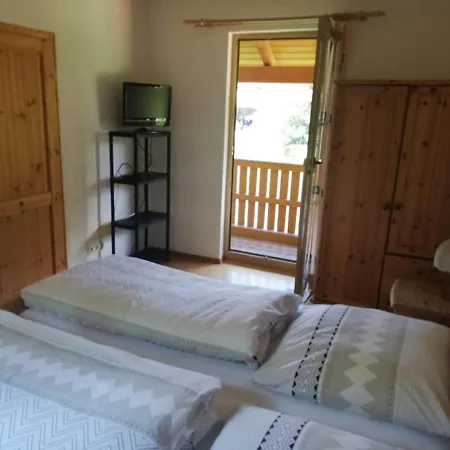 Und Sommerhaus Unter Der Burg Apartament