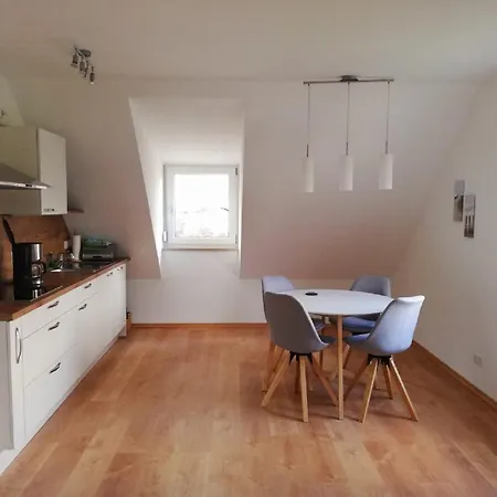 Und Sommerhaus Unter Der Burg Lägenhet *